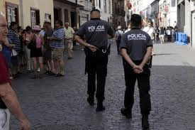 Imagen de archivo de agentes de la Policía Canaria (Foto TA)