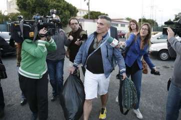 Mometno de la salida de Kid Telde de la prisión (Foto Arcadio Suárez-C7)