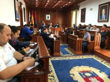 Cerca de 25 personas participaron esta mañana en la Junta de Seguridad del Carnaval (Foto TA)