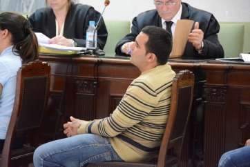 Uno de los acusados, en la sala donde se celebra el juicio (Foto Acfi Press)