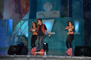 El joven artista Abraham Mateo, durante su actuación de este sábado en Telde (Foto TA)