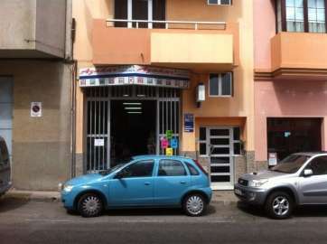 Fachada de la librería Azahar (Foto TA)