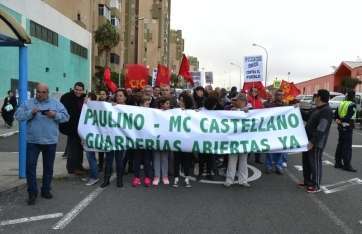 Protesta en Jinámar semanas atrás reclamando la reapertura de las guarderías municipales (Foto TA)