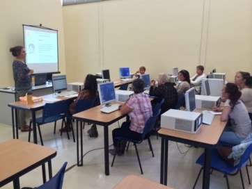 Un momento del taller realizado por mujeres de Telde (Foto TA)