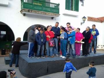 Foto de familia de los participantes en este programa municipal (Foto TA)