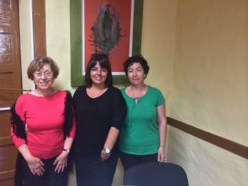 La concejala Gloria Cabrera (c) junto a representantes de Flora Tristán (Foto TA)
