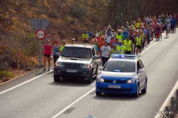 Los peregrinos, en un momento de la caminata (Foto Antonio Alí)