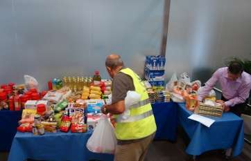 Imagen de una de las recolectas de alimentos (Foto TA)