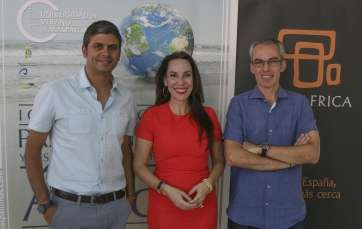 Castellano (izq.) junto a Perdomo y González (Foto TA)