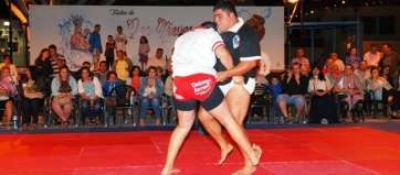 Momento de la luchada (Foto TA)