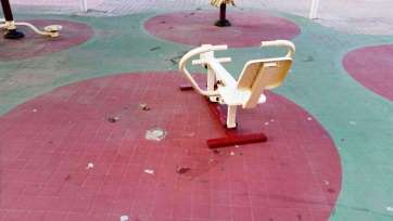 Aparatos de gimnasia desanclados (Foto TA)