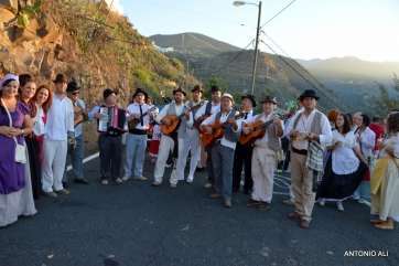 Un grupo de romeros disfrutando del festejo (Foto Antonio Alí)