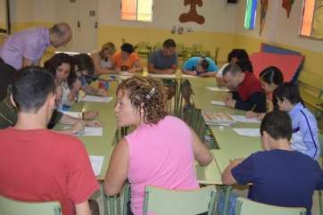 El alcalde de Ingenio durante la visita al programa de Respiro Familiar (Foto TA)