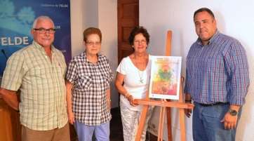 Miembros de la AF Cendro, junto al concejal de Festejos durante la presentación (Foto TA)