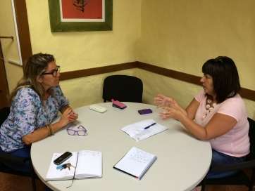Momento de la reunión entre las concejales de las dos áreas (Foto TA)