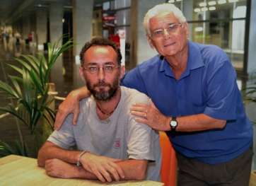 José Naranjo y su padre, este miércoles a su llegada a Gran Canaria (Foto Daniel Ojeda)