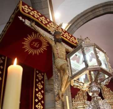 El Santo Cristo de Telde aguarda su retorno al Altar Mayor de la Basílica de San Juan (Foto Jesús Ruiz)