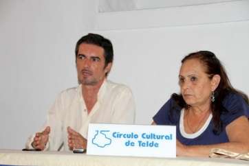 Los presentadores del programa (Foto Jesús Ruiz Mesa)