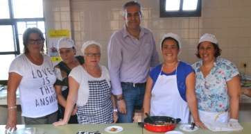 El concejal de Sanidad, Francisco López, estuvo presente el inicio de esta nueva jornada gastronómica (Foto Daniel Ojeda)