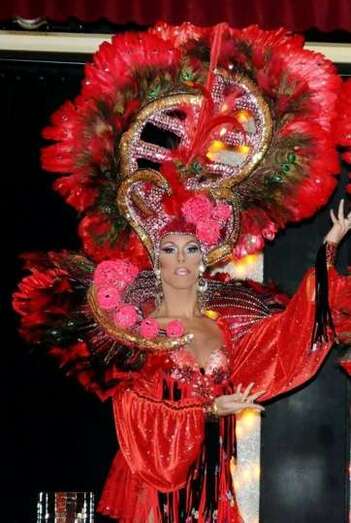 La artista Vanesa Artiles en uno de sus espectáculos (Foto TA)