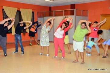 Momento de la clase a un grupo de adultos (Foto Antonio Alí)