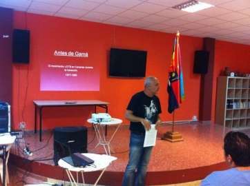 Víctor Ramírez, presidente del colectivo Gamá, en un momento de la charla (Foto TA)