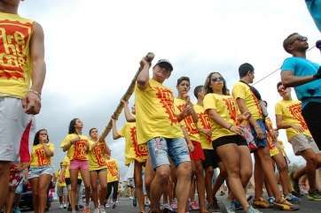 Personas de todas las edades participaron en la Bajada del Pitón (Foto TA)