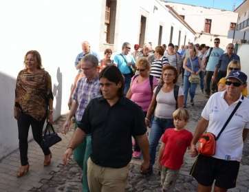 Los visitantes en su recorrido por San Francisco (Foto TA)