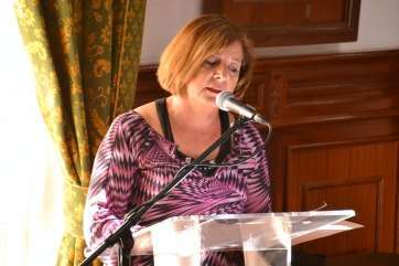 Guadalupe Santana durante la lectura del manifiesto, este viernes (Foto TA)
