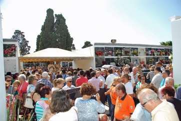 Misa oficiada en el camposanto de San Juan (Foto TA)