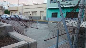 Estado de las vallas en la plaza (Foto TA)