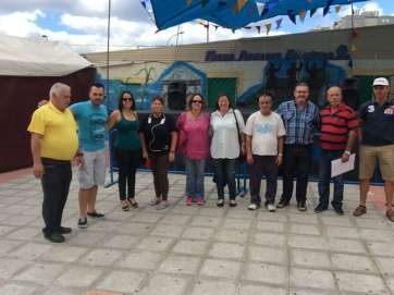 Los socialistas arroparon este domingo el reconocimiento a José Alzola (Foto TA)