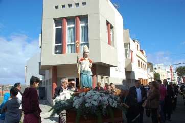 Momento de la procesión de este mediodía (Foto TA)