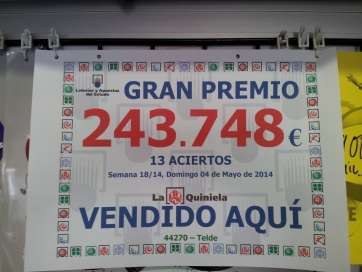 Cartel anunciador de un premio vendido (Foto TA)