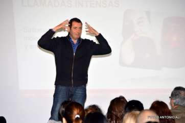 Momento de la charla (Foto Antonio Alí)