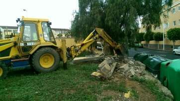Arreglo del muro, este viernes (Foto TA)