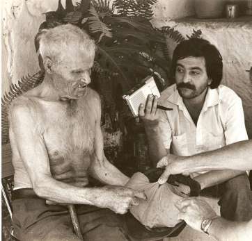 Imagen de archivo de Adolfo Santana haciendo un reportaje (Foto TA)