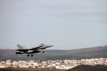 Uno de los aparatos que intervino en los ejercicios de combate (Foto Jesús Ruiz Mesa)
