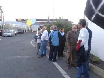 Imagen de la protesta de esta tarde junto a la gasolinera Repsol de Las Remudas (Foto TA)