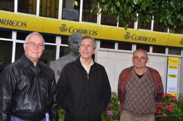 El líder de Ciuca, Guillermo Reyes, esta tarde en San Juan junto a exiliados cubanos (Foto TA)