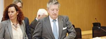 Cortezo junto a otra acusada durante el juicio (Foto CanariasAhora)