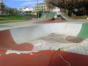 Instalaciones deterioradas del skatepark de La Barranquera (Foto TA)
