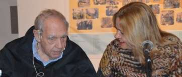 Eric Rof y la alcaldesa de Telde charlan minutos antes de la conferencia (Foto TA)