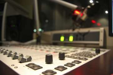Estudios de una emisora de radio (Foto TA)