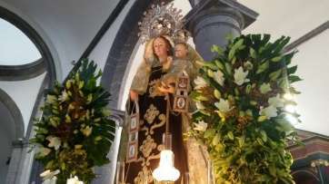Imagen de la Virgen del Carmen, ya enganalada para la procesión de este jueves (Foto Francisco Javier Santana)