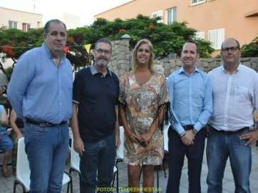 La pregonera con los concejales que asistieron al pregón (Foto Teldeenfiestas)