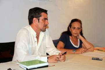 Asunción Sarais y Eduardo Díaz, presentadores y codirectores del programa (Foto TA)