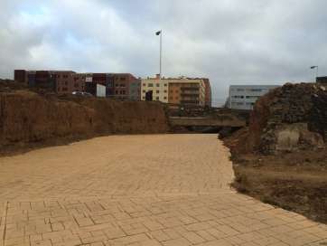 Imagen de los aledaños al paso subterráneo del residencial La Vega (Foto TA)