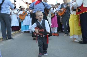 Un menor que participó esta tarde-noche en la romería de Melenara (Foto TA)