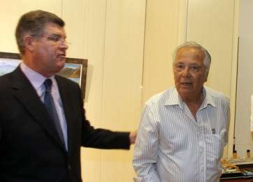 El apreciado Diego Amador junto al cronista oficial de Telde, en una exposición de 2013 (Foto TA)